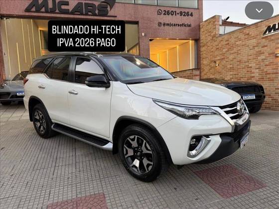 TOYOTA HILUX SW4 2.8 SRX DIAMOND 4X4 7 LUGARES 16V TURBO INTERCOOLER DIESEL 4P AUTOMÁTICO